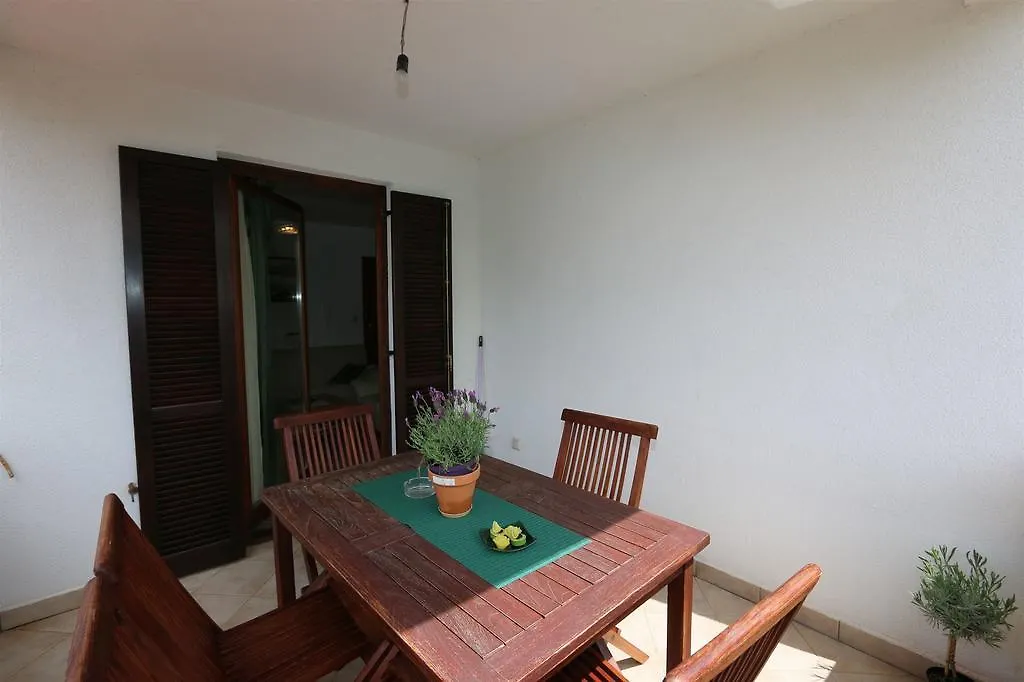 Apartment Bensak Klimno Croatia