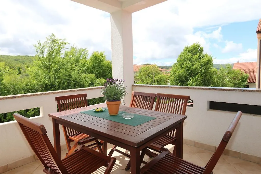 Apartment Bensak Klimno