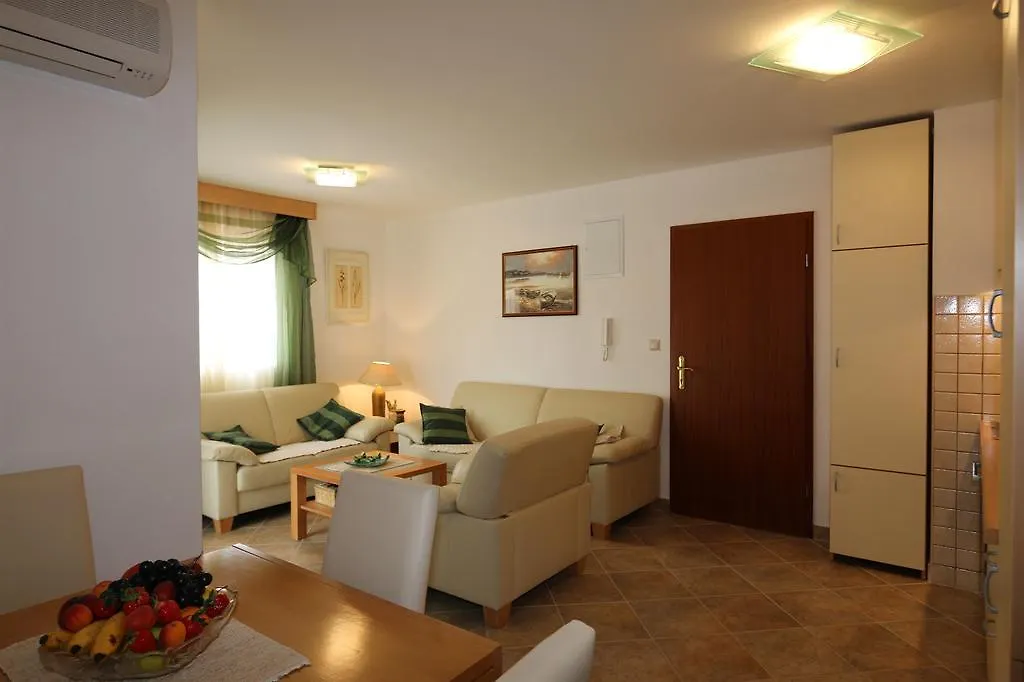 Apartment Bensak Klimno